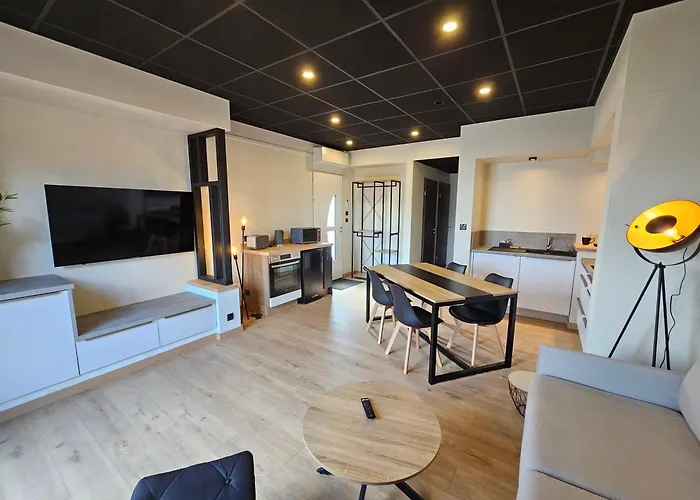 Aerogites Chambley Βίλα